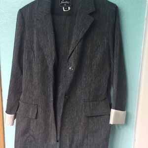 Smart pantsuit light and comfortable